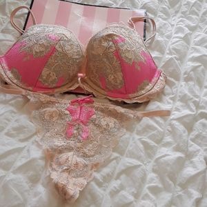 Victoria's Secret Very Sexy bra & panty, 34C, M